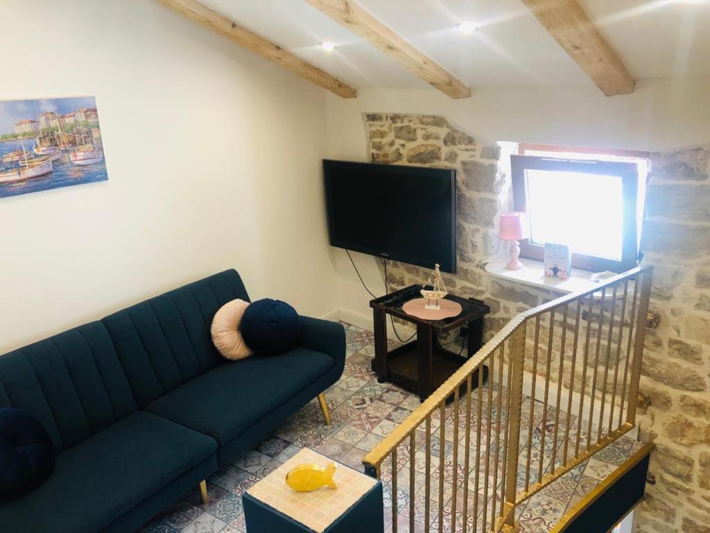 Istrian Stone House In The Heart Of The Beautiful Fishing Village Fazana - Only Few Steps From The Sea And The Wonderful Beach - Incl Plasma-Quad-Plus-Filter Against C O V I D Bagian luar foto