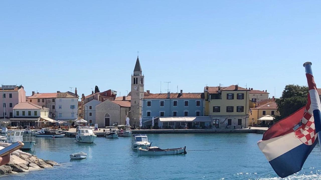 Istrian Stone House In The Heart Of The Beautiful Fishing Village Fazana - Only Few Steps From The Sea And The Wonderful Beach - Incl Plasma-Quad-Plus-Filter Against C O V I D Bagian luar foto